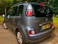 USED 2009 09 CITROEN C3 PICASSO 1.6 EXCLUSIVE 5d 120 BHP 1 FAMILY OWNED WITH ONLY 39,800 MILES//ULEZ COMPLIANT//X8 DEALER SERVICES//REAR PARK SENSORS//ELECTRIC FOLD MIRRORS//STUNNING CONDITION THROUGHOUT WITH EXCEPTIONAL SERVICE RECORD 120 BHP 1 FAMILY OWNED WITH ONLY 39,800 MILES//ULEZ COMPLIANT//X8 DEALER SERVICES//REAR PARK SENSORS//ELECTRIC FOLD MIRRORS//STUNNING CONDITION THROUGHOUT WITH EXCEPTIONAL SERVICE RECORD