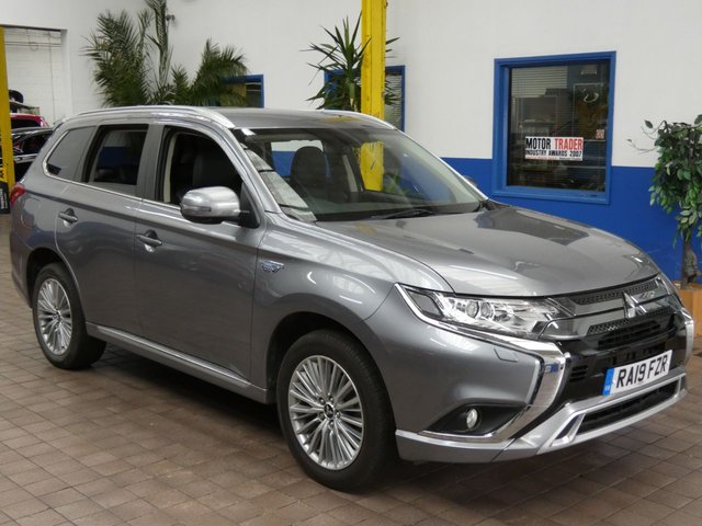 2019 19 Mitsubishi Outlander 2.4 PHEV JURO 5d 207 BHP