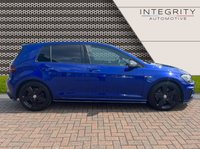 USED 2020 20 VOLKSWAGEN GOLF 2.0 R TSI 4MOTION DSG 5d 296 BHP APPLE CARPLAY / ANDROID AUTO - BLUETOOTH HANDSFREE - SAT NAV - USB PORTS - 18" ALLOY WHEELS - TONTED WINDOWS - DESIRABLE LAPIZ BLUE METALLIC PAINT - ADAPTIVE CRUISE CONTROL - CLIMATE CONTROL -