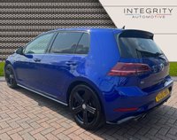USED 2020 20 VOLKSWAGEN GOLF 2.0 R TSI 4MOTION DSG 5d 296 BHP APPLE CARPLAY / ANDROID AUTO - BLUETOOTH HANDSFREE - SAT NAV - USB PORTS - 18" ALLOY WHEELS - TONTED WINDOWS - DESIRABLE LAPIZ BLUE METALLIC PAINT - ADAPTIVE CRUISE CONTROL - CLIMATE CONTROL -