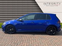 USED 2020 20 VOLKSWAGEN GOLF 2.0 R TSI 4MOTION DSG 5d 296 BHP APPLE CARPLAY / ANDROID AUTO - BLUETOOTH HANDSFREE - SAT NAV - USB PORTS - 18" ALLOY WHEELS - TONTED WINDOWS - DESIRABLE LAPIZ BLUE METALLIC PAINT - ADAPTIVE CRUISE CONTROL - CLIMATE CONTROL -