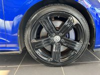 USED 2020 20 VOLKSWAGEN GOLF 2.0 R TSI 4MOTION DSG 5d 296 BHP APPLE CARPLAY / ANDROID AUTO - BLUETOOTH HANDSFREE - SAT NAV - USB PORTS - 18" ALLOY WHEELS - TONTED WINDOWS - DESIRABLE LAPIZ BLUE METALLIC PAINT - ADAPTIVE CRUISE CONTROL - CLIMATE CONTROL -
