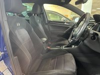 USED 2020 20 VOLKSWAGEN GOLF 2.0 R TSI 4MOTION DSG 5d 296 BHP APPLE CARPLAY / ANDROID AUTO - BLUETOOTH HANDSFREE - SAT NAV - USB PORTS - 18" ALLOY WHEELS - TONTED WINDOWS - DESIRABLE LAPIZ BLUE METALLIC PAINT - ADAPTIVE CRUISE CONTROL - CLIMATE CONTROL -