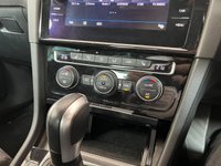 USED 2020 20 VOLKSWAGEN GOLF 2.0 R TSI 4MOTION DSG 5d 296 BHP APPLE CARPLAY / ANDROID AUTO - BLUETOOTH HANDSFREE - SAT NAV - USB PORTS - 18" ALLOY WHEELS - TONTED WINDOWS - DESIRABLE LAPIZ BLUE METALLIC PAINT - ADAPTIVE CRUISE CONTROL - CLIMATE CONTROL -