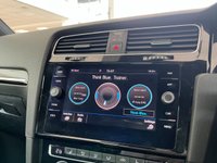 USED 2020 20 VOLKSWAGEN GOLF 2.0 R TSI 4MOTION DSG 5d 296 BHP APPLE CARPLAY / ANDROID AUTO - BLUETOOTH HANDSFREE - SAT NAV - USB PORTS - 18" ALLOY WHEELS - TONTED WINDOWS - DESIRABLE LAPIZ BLUE METALLIC PAINT - ADAPTIVE CRUISE CONTROL - CLIMATE CONTROL -