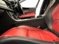 USED 2018 68 JAGUAR XF 2.0 D R-SPORT 4d 177 BHP Low Mileage 32086 Miles, 1 Owner , Santorini black, Ebony / Pimento Leather 19" Black 5035 Style Alloy Wheels, Stylish Jaguar XF R - Sport