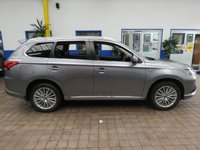 USED 2019 19 MITSUBISHI OUTLANDER 2.4 PHEV JURO 5d 207 BHP APP BASED SAT NAV REAR CAMERA VAT Q 1 OWNER MITSUBISHI WARRANTY TILL JUNE 2024