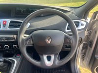 USED 2010 10 RENAULT SCENIC 1.5 DYNAMIQUE TOMTOM DCI 5d 105 BHP 