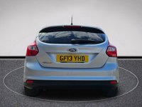 USED 2013 13 FORD FOCUS 1.6 ZETEC 5d 104 BHP FORD FOCUS 1.6 ZETEC 5d 104 BHP