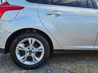 USED 2013 13 FORD FOCUS 1.6 ZETEC 5d 104 BHP FORD FOCUS 1.6 ZETEC 5d 104 BHP