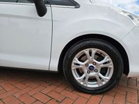 USED 2013 13 FORD B-MAX 1.0 ZETEC 5d 100 BHP FORD B-MAX 1.0 ZETEC 5d 100 BHP