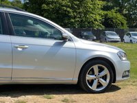 USED 2011 61 VOLKSWAGEN PASSAT 2.0 SE TDI BLUEMOTION TECHNOLOGY 5d 139 BHP 