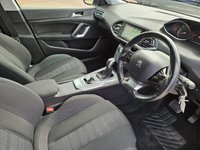 USED 2017 17 PEUGEOT 308 1.2 PURETECH S/S ALLURE 5d 130 BHP PEUGEOT 308 1.2 PURETECH S/S ALLURE 5d 130 BHPblu