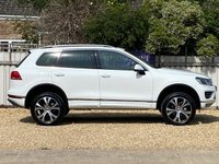 USED 2015 P VOLKSWAGEN TOUAREG 3.0 V6 R-LINE TDI BLUEMOTION TECHNOLOGY 5d 259 BHP 