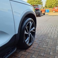 USED 2021 71 VOLVO XC40 2.0 B4 R-DESIGN PRO AWD MHEV 5d 195 BHP GENUINE MILEAGE AUTO ULEZ 4X4