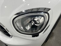 USED 2017 17 MINI COUNTRYMAN 2.0 COOPER D 5d 148 BHP Mini Countryman 2.0 Cooper D Striking high gloss white, Media pack, Part leather, Heated seats