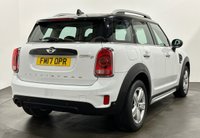 USED 2017 17 MINI COUNTRYMAN 2.0 COOPER D 5d 148 BHP Mini Countryman 2.0 Cooper D Striking high gloss white, Media pack, Part leather, Heated seats