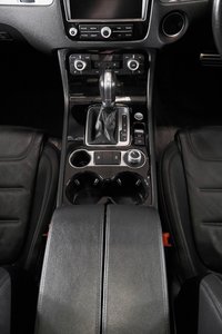 USED 2017 67 VOLKSWAGEN TOUAREG 3.0 V6 R-LINE PLUS TDI BLUEMOTION TECHNOLOGY 5d 259 BHP +NATIONWIDE DELIVERY AVAILABLE+