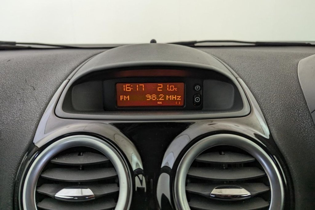 USED 2015 15 VAUXHALL CORSA 1.2 SE 3d  