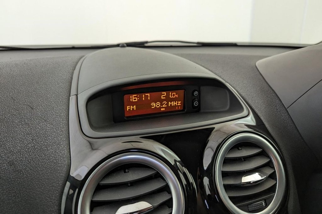 USED 2015 15 VAUXHALL CORSA 1.2 SE 3d  