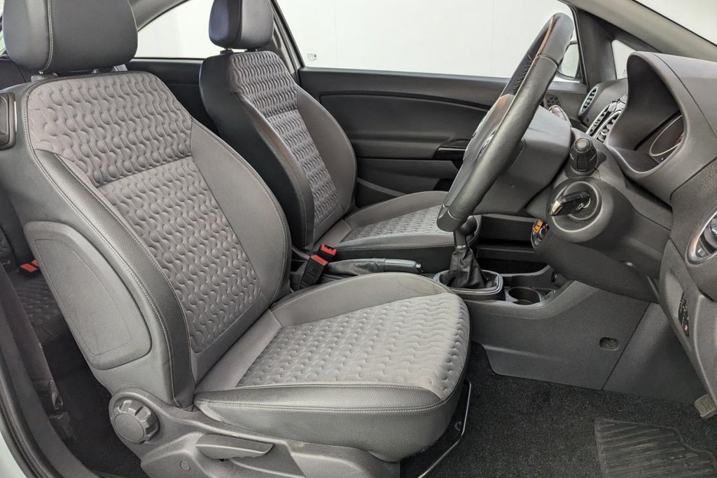 USED 2015 15 VAUXHALL CORSA 1.2 SE 3d  