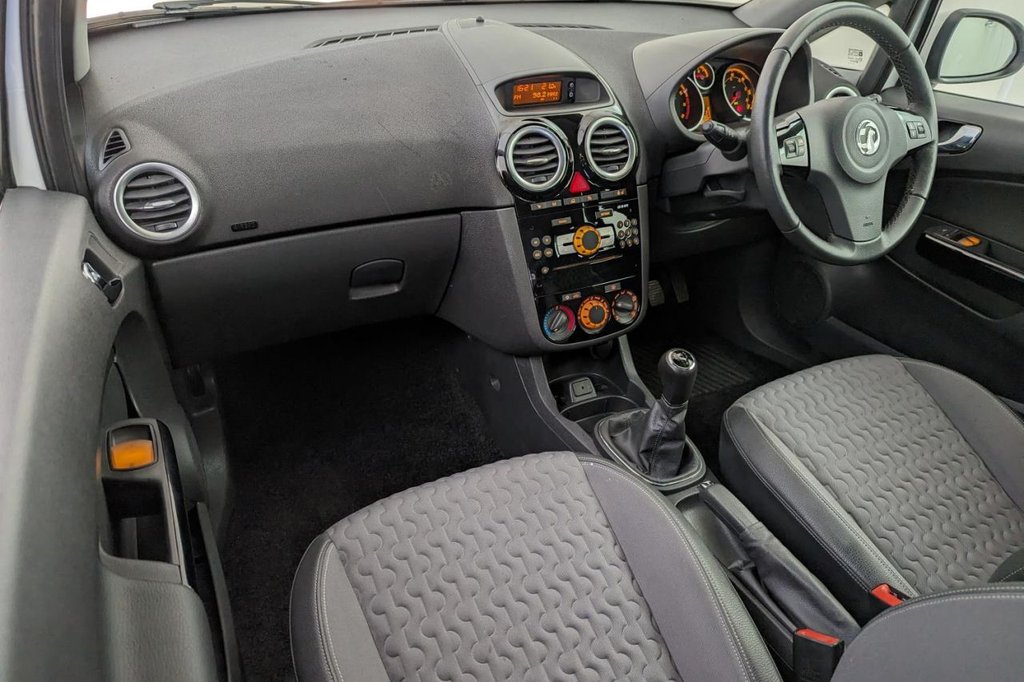 USED 2015 15 VAUXHALL CORSA 1.2 SE 3d  