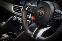 USED 2022 22 ALFA ROMEO GIULIA 2.9 V6 BITURBO QUADRIFOGLIO 4d 503 BHP 1 OWNER STUNNING CAR, SERVICE PACK AND EXTENDED WARRANTY, VULCANO METALLIC BLACK, REV CAMERA, CARBON EXT PACK, CRUISE CONTROL, GREAT FINANCE DEALS, GENEROUS PART EXCHANGE.