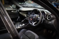 USED 2022 22 ALFA ROMEO GIULIA 2.9 V6 BITURBO QUADRIFOGLIO 4d 503 BHP 1 OWNER STUNNING CAR, SERVICE PACK AND EXTENDED WARRANTY, VULCANO METALLIC BLACK, REV CAMERA, CARBON EXT PACK, CRUISE CONTROL, GREAT FINANCE DEALS, GENEROUS PART EXCHANGE.
