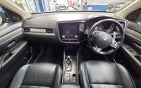 USED 2020 20 MITSUBISHI OUTLANDER 2.0 EXCEED 5d 148 BHP 7 SEATS SAT NAV LEATHER CAMERA 1 OWNER MITSUBISHI WARRANTY TILL MARCH 2025