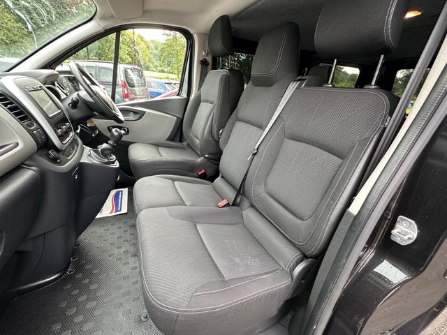 2015 RENAULT TRAFIC - Photo 9