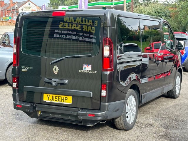 2015 RENAULT TRAFIC - Photo 5