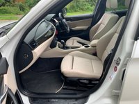 USED 2011 11 BMW X1 2.0 XDRIVE20D SE 5d 174 BHP STUNNING AND HIGH SPEC BMW X1 X-DRIVE SUV 5DR - 2.0 DIESEL - AUTOMATIC - 1 FORMER KEEPER - COMPREHENSIVE SERVICE HISTORY - TWIN ELEC GLASS ROOF - FULL STONE LEATHER