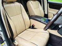 USED 2010 10 JAGUAR XJ 3.0 D V6 PORTFOLIO SWB 4d 275 BHP 