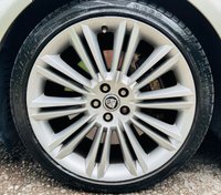 USED 2010 10 JAGUAR XJ 3.0 D V6 PORTFOLIO SWB 4d 275 BHP 
