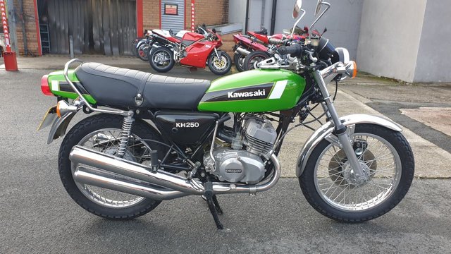 1979 V Kawasaki Kh250 B4 Roadster Retro Naked 2 Stroke Classic