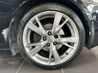 USED 2010 10 LEXUS IS 2.5 250 SE-L 4d 204 BHP SATELLITE NAVIGATION - BLUETOOTH - HEATED SEATS - 18" ALLOYS - FRONT AND REAR PARKING SENSORS - HEATED SEATS - ELECTRIC MEMORY SEATS - LEATHER SEATS - USB INTERFACE