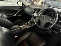 USED 2010 10 LEXUS IS 2.5 250 SE-L 4d 204 BHP SATELLITE NAVIGATION - BLUETOOTH - HEATED SEATS - 18" ALLOYS - FRONT AND REAR PARKING SENSORS - HEATED SEATS - ELECTRIC MEMORY SEATS - LEATHER SEATS - USB INTERFACE