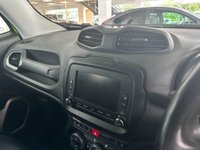 USED 2017 64 JEEP RENEGADE 2.0 M-JET LIMITED 5d 138 BHP U CONNECT NAVIGATION - USB INTERFACE - BLUETOOTH HANDSFREE - 18" ALLOY WHEELS - DAB RADIO - VISABILITY PACK - FRONT AND REAR PARK ASSIST - HEATED FRONT SEATS - DARK TINTED WINDOWS - FUNCTION PACK (KEYLESS ENTRY AND DRIVE - FOLDIING MIRRORS)