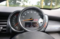 USED 2019 69 MINI HATCH COOPER 1.5 Cooper Classic II 3dr Automatic [Comfort Pack] Euro 6 (DAB Radio, Visual Boost, Heated Seats, Bluetooth, Air Con) !! NATIONWIDE DELIVERY AVAILABLE !!