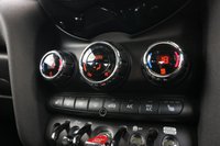 USED 2019 69 MINI HATCH COOPER 1.5 Cooper Classic II 3dr Automatic [Comfort Pack] Euro 6 (DAB Radio, Visual Boost, Heated Seats, Bluetooth, Air Con) !! NATIONWIDE DELIVERY AVAILABLE !!