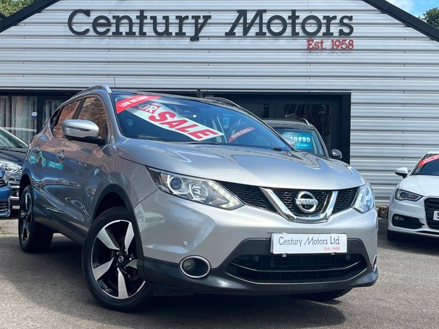 2015 15 Nissan Qashqai 1.6 dCi N-Tec PLUS (Smart Vision) 5dr - GLASS ROOF