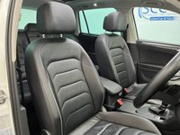 USED 2018 67 VOLKSWAGEN TIGUAN 2.0 TDI SEL SUV 5dr Diesel DSG Euro 6 (s/s) (150 ps) Pan Roof, Leather, &pound;8k Extras