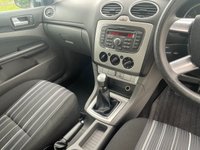 USED 2010 10 FORD FOCUS 1.6 STYLE 5d 100 BHP LOW MILEAGE