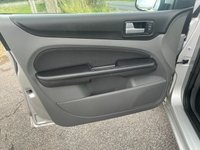 USED 2010 10 FORD FOCUS 1.6 STYLE 5d 100 BHP LOW MILEAGE