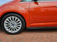 USED 2011 61 FORD C-MAX 2.0 TITANIUM TDCI 5d 138 BHP FORD C-MAX 2.0 TITANIUM TDCI 5d 138 BHP