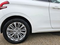 USED 2016 16 PEUGEOT 208 1.2 ALLURE 3d 82 BHP PEUGEOT 208 1.2 ALLURE 3d 82 BHP