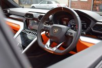 USED 2020 LAMBORGHINI URUS 4.0 V8 5d 641 BHP PAN ROOF / 23" / HUD / 1 OWNER