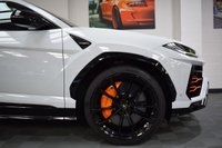 USED 2020 LAMBORGHINI URUS 4.0 V8 5d 641 BHP PAN ROOF / 23" / HUD / 1 OWNER