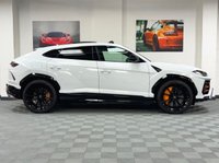 USED 2020 LAMBORGHINI URUS 4.0 V8 5d 641 BHP PAN ROOF / 23" / HUD / 1 OWNER