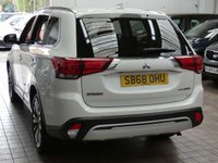 USED 2019 68 MITSUBISHI OUTLANDER 2.0 JURO 5d 148 BHP 7 SEATS APP SAT NAV REAR CAMERA PARKING SENSORS LOW MILEAGE MITSUBISHI WARRANTY TILL FEB 2024